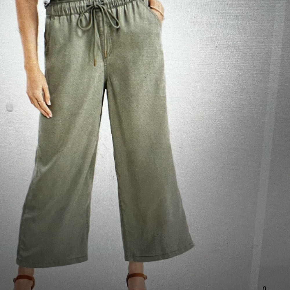 Soft wide leg. Color:Moss.  Pull on pants with draw string.